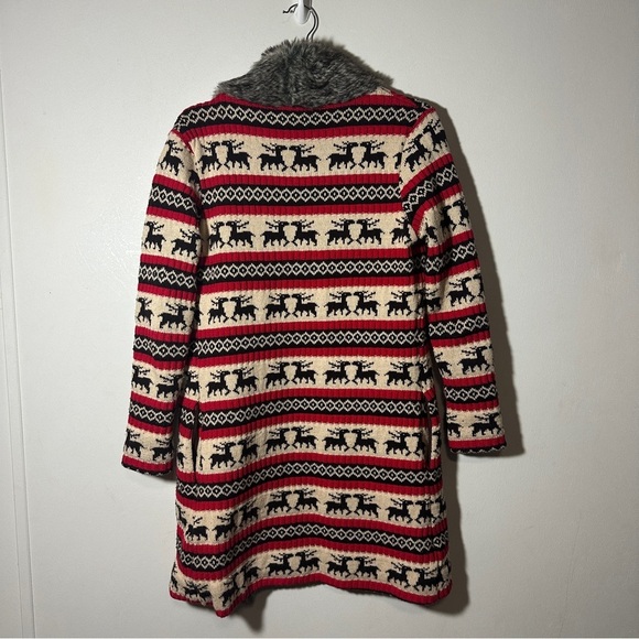 Yumi Red and Cream Patterned Cardigan with Faux Fur Trim and Faux Leather Button - Picture 6 of 13